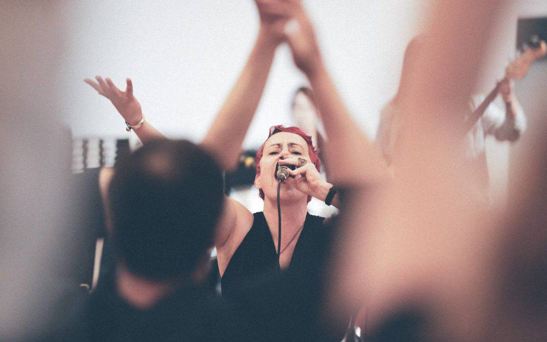 Zukunft rockt! Gemein­sam eine neue Welt gestal­ten!