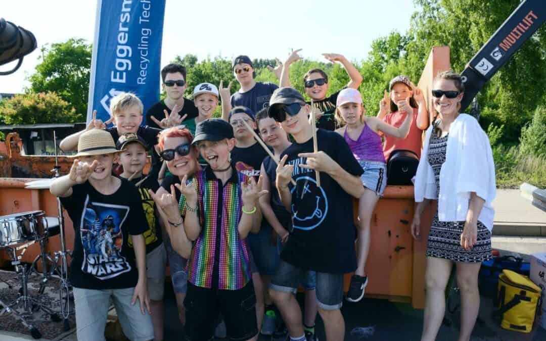 Spen­den­lauf und Kon­zert in Mal­chin: Wie Wirt­schaft, Schu­len und Jugend­li­che gemein­sam Bil­dung neu den­ken